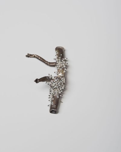 Sam Tho Duong, A&T, 2019, brooch; silver, freshwater pearls, nylon, €1300